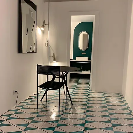 فندق مبيت وإفطار Primopianoposillipo 4*