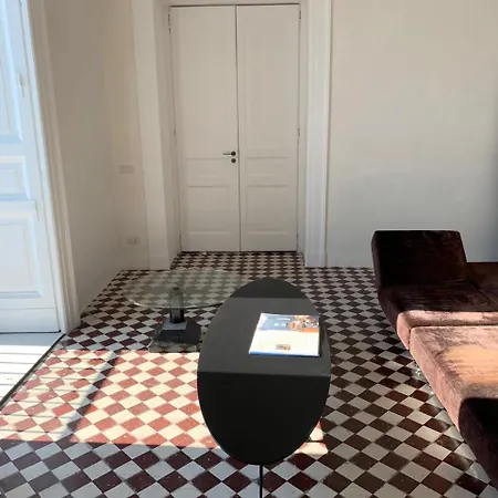 فندق مبيت وإفطار Primopianoposillipo 4*